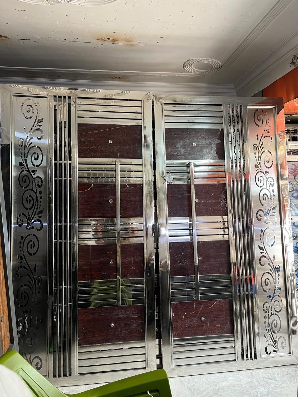 Gate