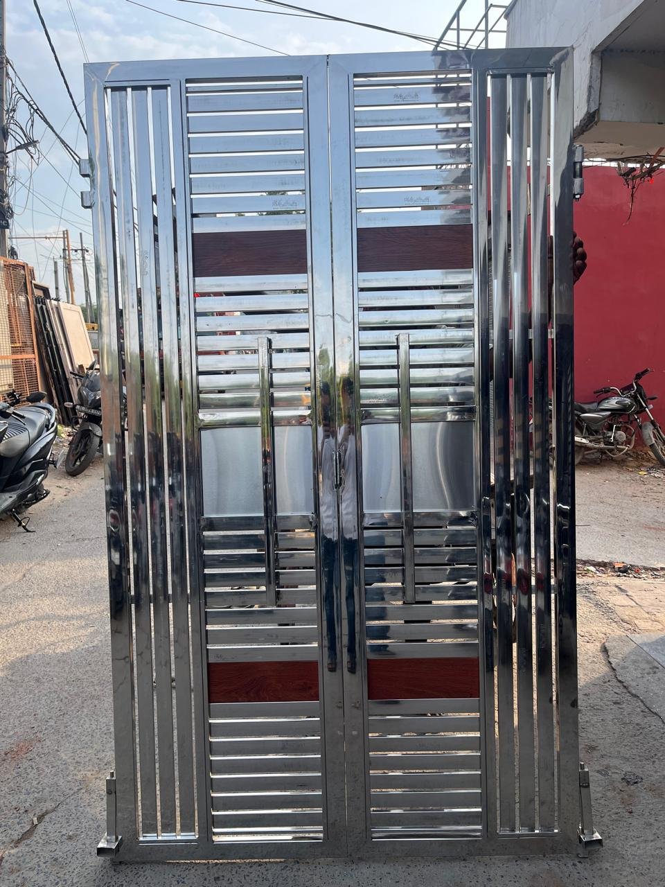 Gate
