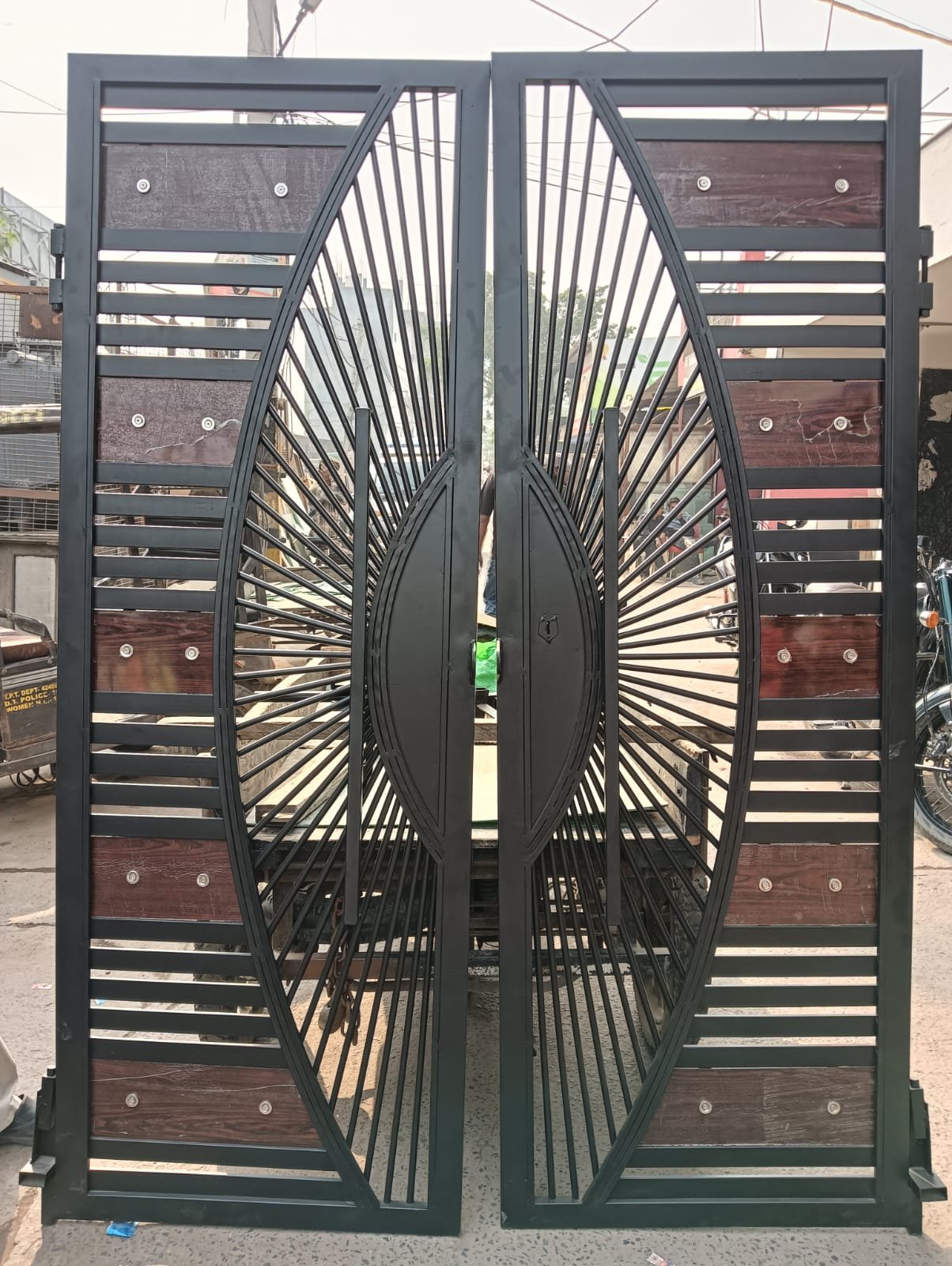 Gate